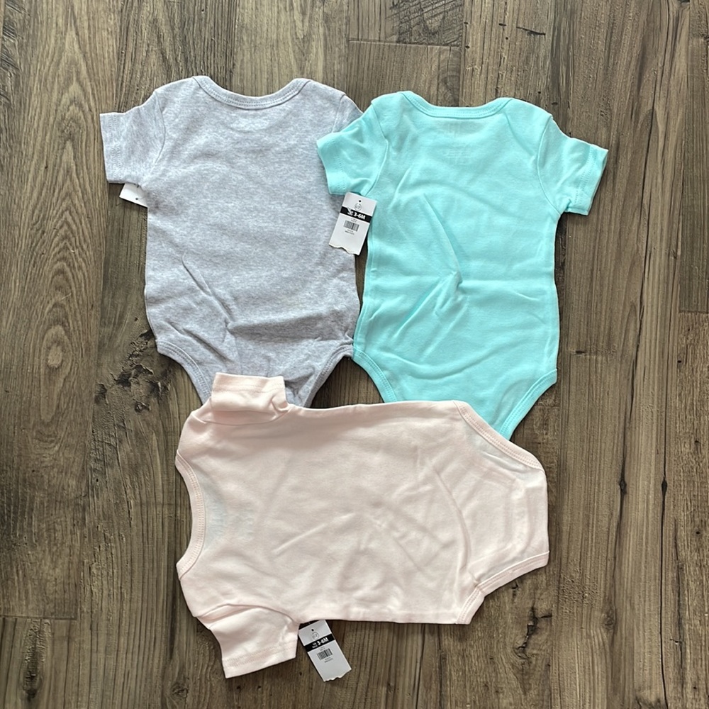 BNWT GT diaper shirts 3-6 m - Picture 3 of 3